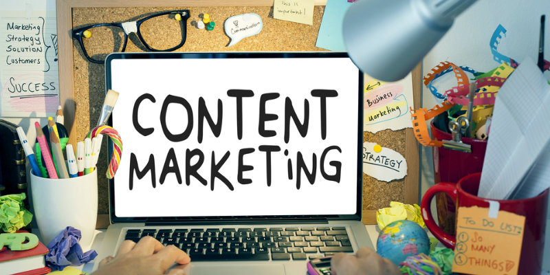 What is the concept of content marketing and its features?